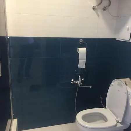 32 Zhemchuzhina Apartment Odesa