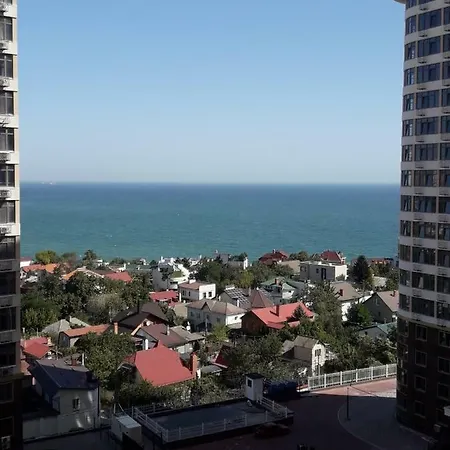 Apartment 32 Zhemchuzhina Odesa