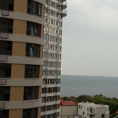 32 Zhemchuzhina Apartment Odesa